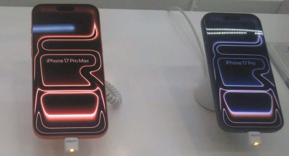 closeup of a smartphone AI chip